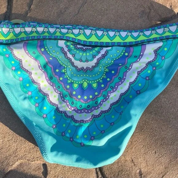 Victoria’s Secret two piece bikini size medium gently worn - Picture 5 of 5